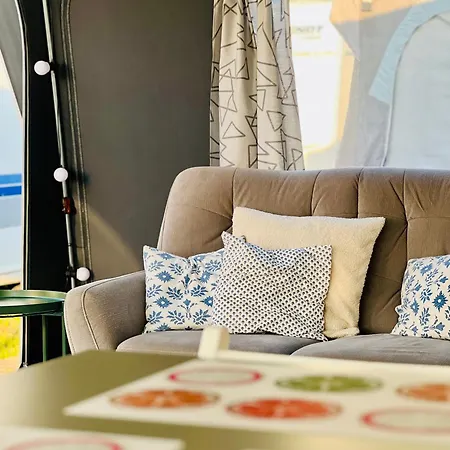 Przyczepa Kempingowa Pomello Κάμπινγκ