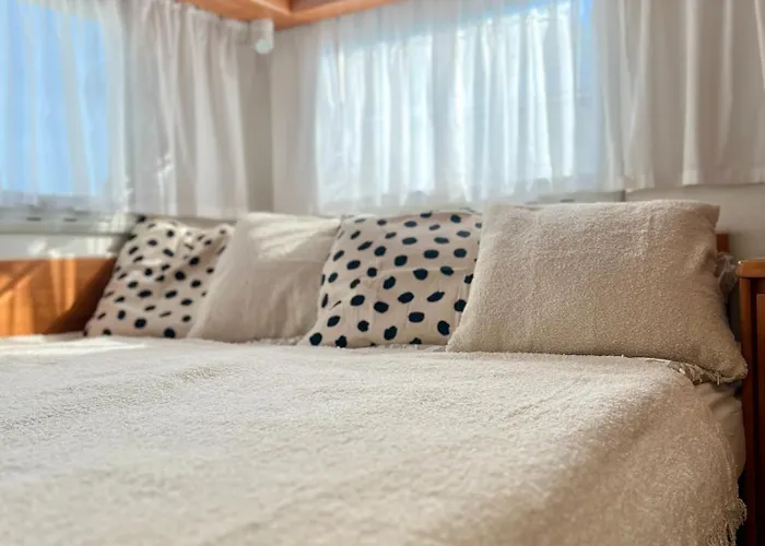 مكان تخييم Przyczepa Kempingowa Pomello *