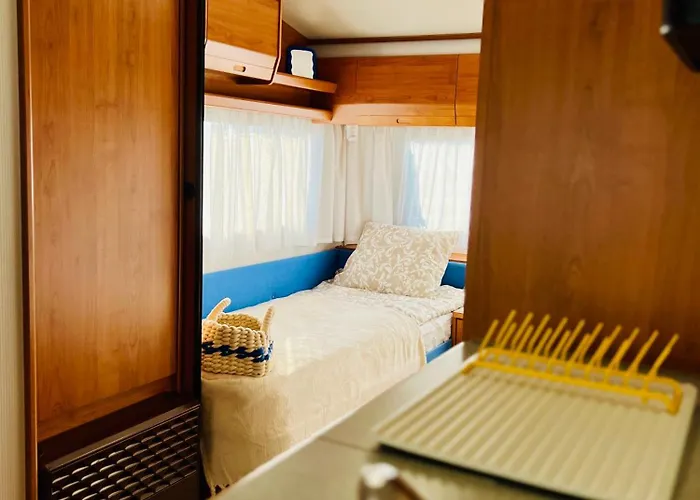 Przyczepa Kempingowa Pomello مكان تخييم *